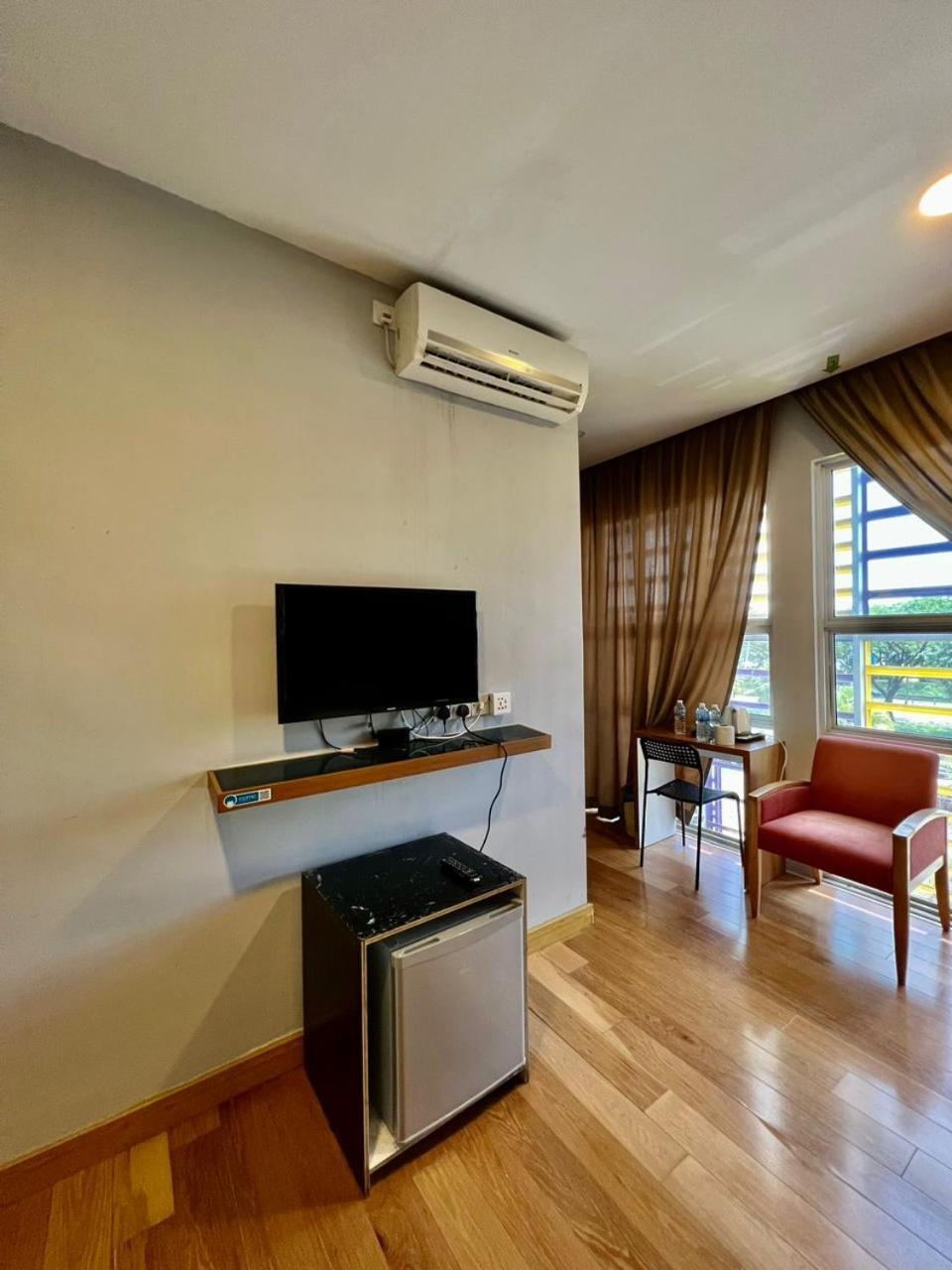 Golden Leaf Boutique Hotel Nusa Idaman Formerly Known As Ariana Hotel Johor Bahru Exterior foto